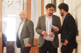 Oficialismo apuesta a cerrar acuerdo constitucional esta semana y se abre a reducir número de integrantes de órgano redactor