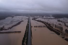 Sistema frontal golpea a nueve regiones del país y deja un saldo de 6.300 damnificados, un fallecido, anegamientos y desborde de ríos
