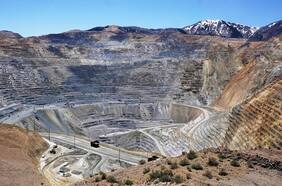 Cochilco: consumo de energía eléctrica en la minería del cobre crecería 31% al 2034, mientras la producción sólo avanzaría 21%