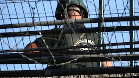 Varios gendarmes detenidos tras allanamientos simultáneos en Iquique y Alto Hospicio por vínculos con el narcotráfico