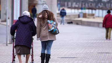 Informe propone incorporar la convivencia entre generaciones en las políticas de vivienda, educación y trabajo