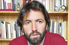 Andrés Anwandter, poeta chileno: “La poesía es una de las actividades esenciales para el mantenimiento de la realidad”