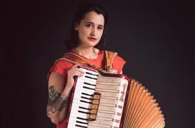 Pascuala Ilabaca y su canción en homenaje a Fabiola Campillai: “En este momento el arte tiene mucho que aportar”