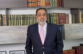 Proveedores de la salud alertan que deuda del Estado supera los 450 millones de dólares