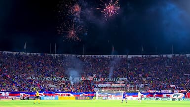 El escueto informe del árbitro del partido entre la U y Limache que consigna los nuevos incidentes de la barra azul