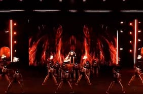 Con saltos y piruetas: más de 200 robots protagonizan un gran concierto en Shanghái