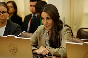 Arzola debuta como ministra en el Congreso y refuerza revisión al calendario de los SLEP y cambios al SAE