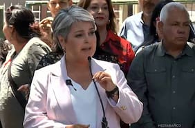 Elecciones 2025: Jara reitera crítica a vidrio blindado de Kast tras votar en Conchalí