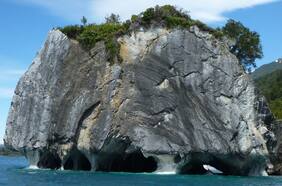 Libro revela historia de 1.000 millones de años de las Capillas de Mármol y cerro Lápiz, que alberga las rocas más antiguas del país