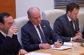 Negociación entre alcaldes y gobierno por contribuciones: alcaldesa de Las Condes plantea a Quiroz el cierre de la Subdere para redestinar recursos