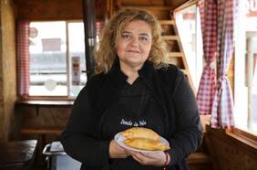 Donde La Pola: las legendarias empanadas fritas de la Carretera Austral