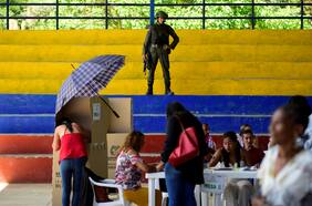 Colombia vota para escoger Presidente en reñido balotaje