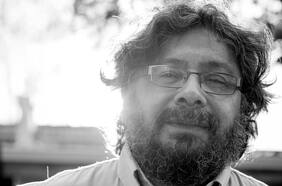 Versos desde el Wallmapu: Jaime Huenún gana Premio Nacional de Poesía Jorge Teillier