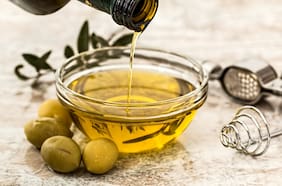 5 formas para consumir más aceite de oliva y disfrutar de sus potentes beneficios para la salud, según Harvard