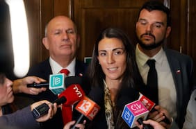 “Acá se ha legislado con urgencia”: Arzola ante avance de proyecto de ley Escuelas Protegidas en comisión de Educación