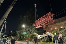 En operativo de más de ocho horas: logran retiro de camión siniestrado en Las Condes