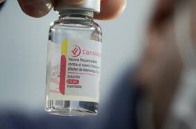 Más de medio millón de chilenos se vacunó con CanSino y EEUU ni Europa permiten el ingreso de estas personas: las alternativas para sortear este impedimento