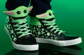 La Fuerza es intensa en estas nuevas zapatillas de Baby Yoda