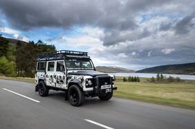 Land Rover presenta el Classic Defender Works V8 Trophy II