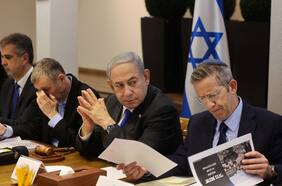 Netanyahu enfrenta la presión interna y externa en el cuarto mes de guerra