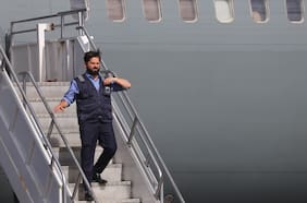 Desde Rapa Nui, Boric sostiene diálogo y ofrece ayuda a alcalde Castro por explosión e incendio en Renca