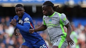 El Manchester City aplasta al Chelsea y acecha al Arsenal en el liderato de la Premier League