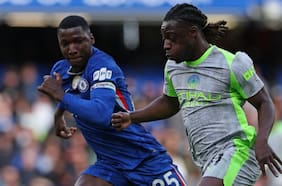 El Manchester City aplasta al Chelsea y acecha al Arsenal en el liderato de la Premier League