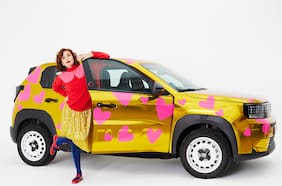 Agatha Ruiz de la Prada y el nuevo Fiat Grande Panda: cuando el arte vuelve a subirse al auto