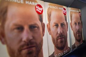 25 talibanes muertos, drogas y los celos de su padre: seis momentos de la autobiografía del Príncipe Harry