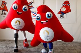 Qué es Phryge, la curiosa mascota de París 2024 (y qué tiene que ver con Latinoamérica)