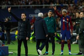 Xavi se lanza contra el árbitro tras la eliminación del Barcelona ante el PSG: “Un desastre, no nos podemos callar”