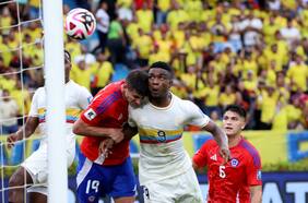 “Hoy no hay jugadores de jerarquía”: las similitudes y diferencias entre la Roja que fue última en 2001 y la de Gareca