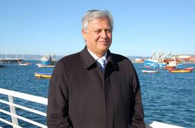 Senador Saavedra (PS) acusa que “el Partido Comunista ya soltó la candidatura de Jeannette Jara”