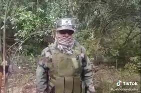 “Nueva guerrilla nacionalista”: Fiscalía investiga video donde un grupo paramilitar ofrece “servicios” a agricultores víctimas de violencia en el sur