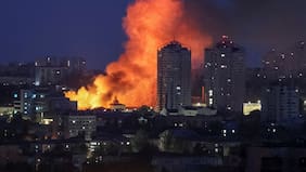 Rusia y Ucrania intercambian 350 prisioneros antes de tregua de Pascua