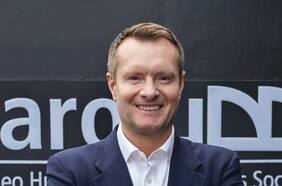 Marian Tupy: “La mayoría piensa que el mundo se acaba, que todo está empeorando. Los datos muestran exactamente lo contrario”