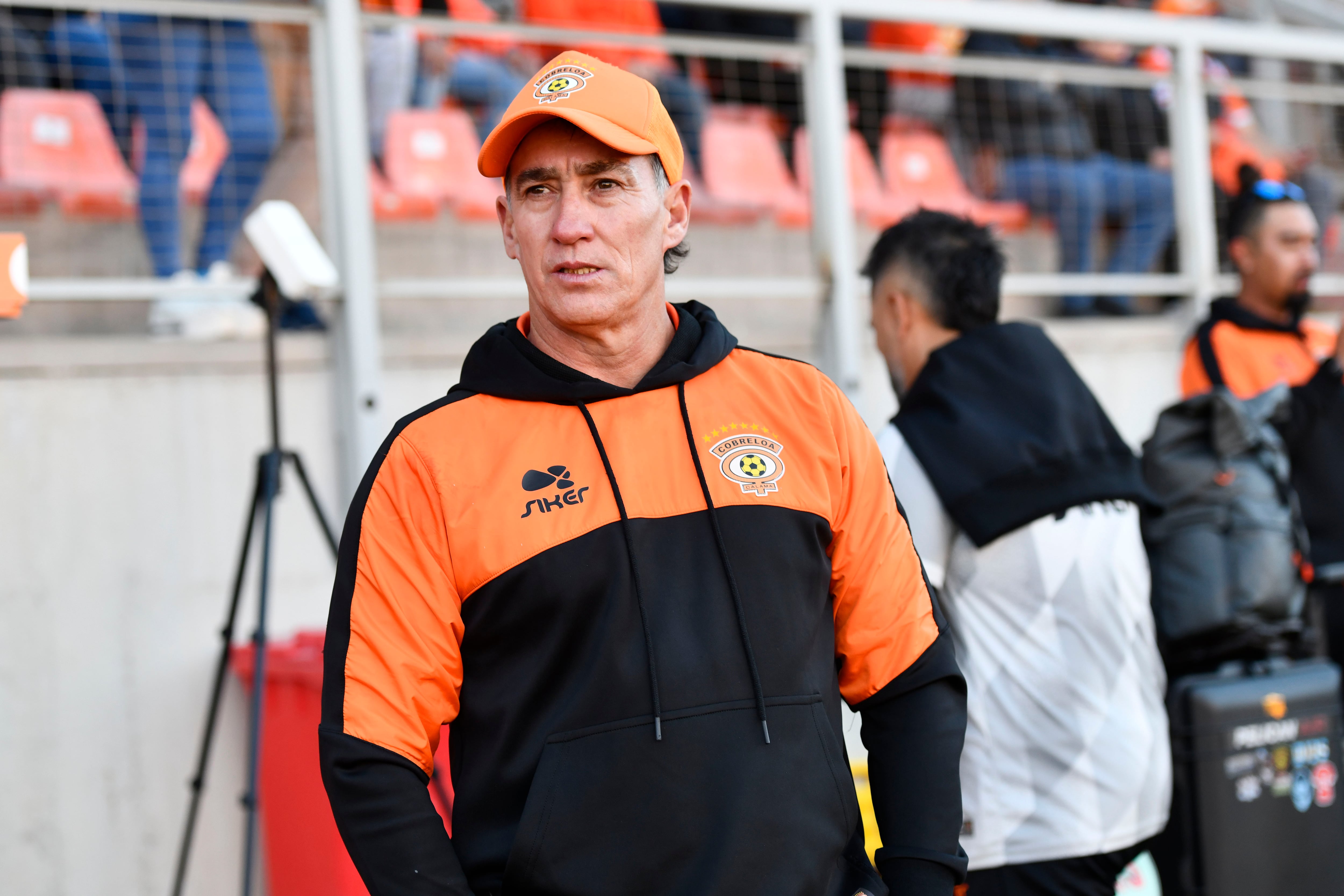 Pese a estar a dos puntos del líder: Cobreloa sorprende y despide al técnico César Bravo en plena lucha por el ascenso