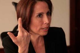 Exministra ecuatoriana condenada escapa de embajada de Argentina en Quito