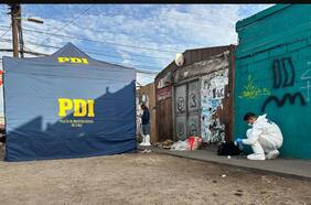 Indagan muerte de mujer en situación de calle en Iquique: cuerpo presentaba herida en el tórax