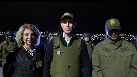 Ministro Arrau acompaña operativo policial en toma El Boro de Alto Hospicio