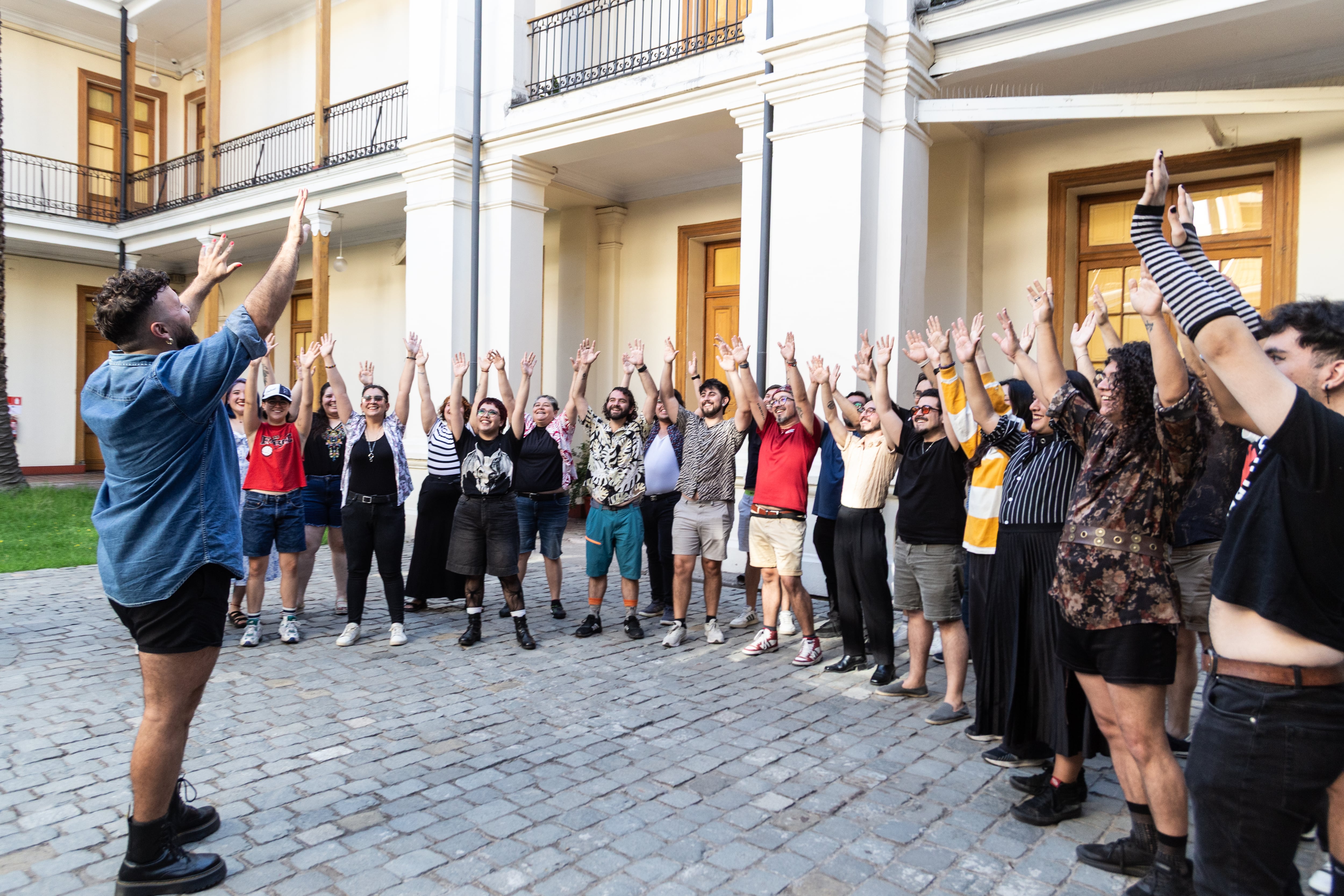 27-01-2025 Entrevista a Axel Holm y Benyamil Giacaman del Coro Queer Chile, en Centro Comunitario Santiago Compañía - Revista Paula- Fotografía: Gustavo Pineda