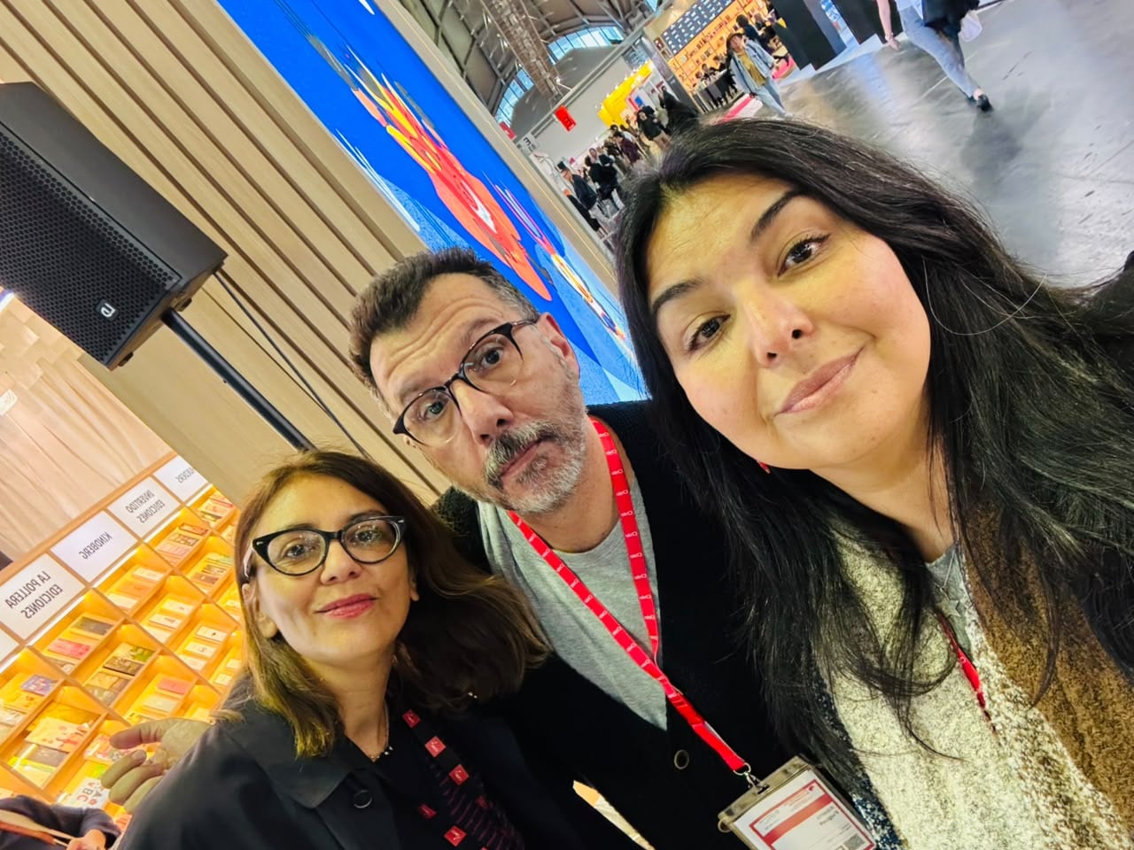 Marcela Escobar, Alberto Fuguet y María José Viera Gallo en la Feria del Libro de Frankfurt