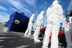 Asesinan a tiros a mujer al interior de un vehículo en Molina: se indaga autoría de organización criminal