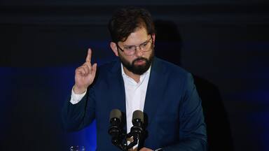 Boric enfrenta críticas oficialistas por Ley Nain-Retamal: dice que no es iniciativa del gobierno, pero descarta que la norma busque la impunidad