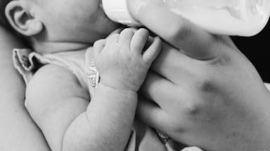 Alerta alimentaria por 8 fórmulas infantiles en Chile: cuáles son los lotes y los síntomas de la toxina