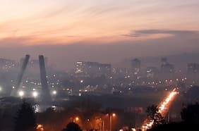 Realizan el primer y más detallado mapa de la contaminación en Chile: sector residencial es responsable de más del 90% de las emisiones