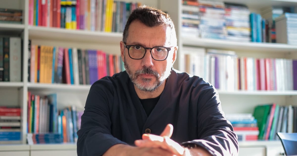 Alberto Fuguet y la nueva vida de Missing: “Cualquiera que escriba de su familia debe aspirar a que le quede la cagada”