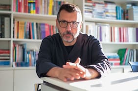 Alberto Fuguet y la nueva vida de Missing: “Cualquiera que escriba de su familia debe aspirar a que le quede la cagada”