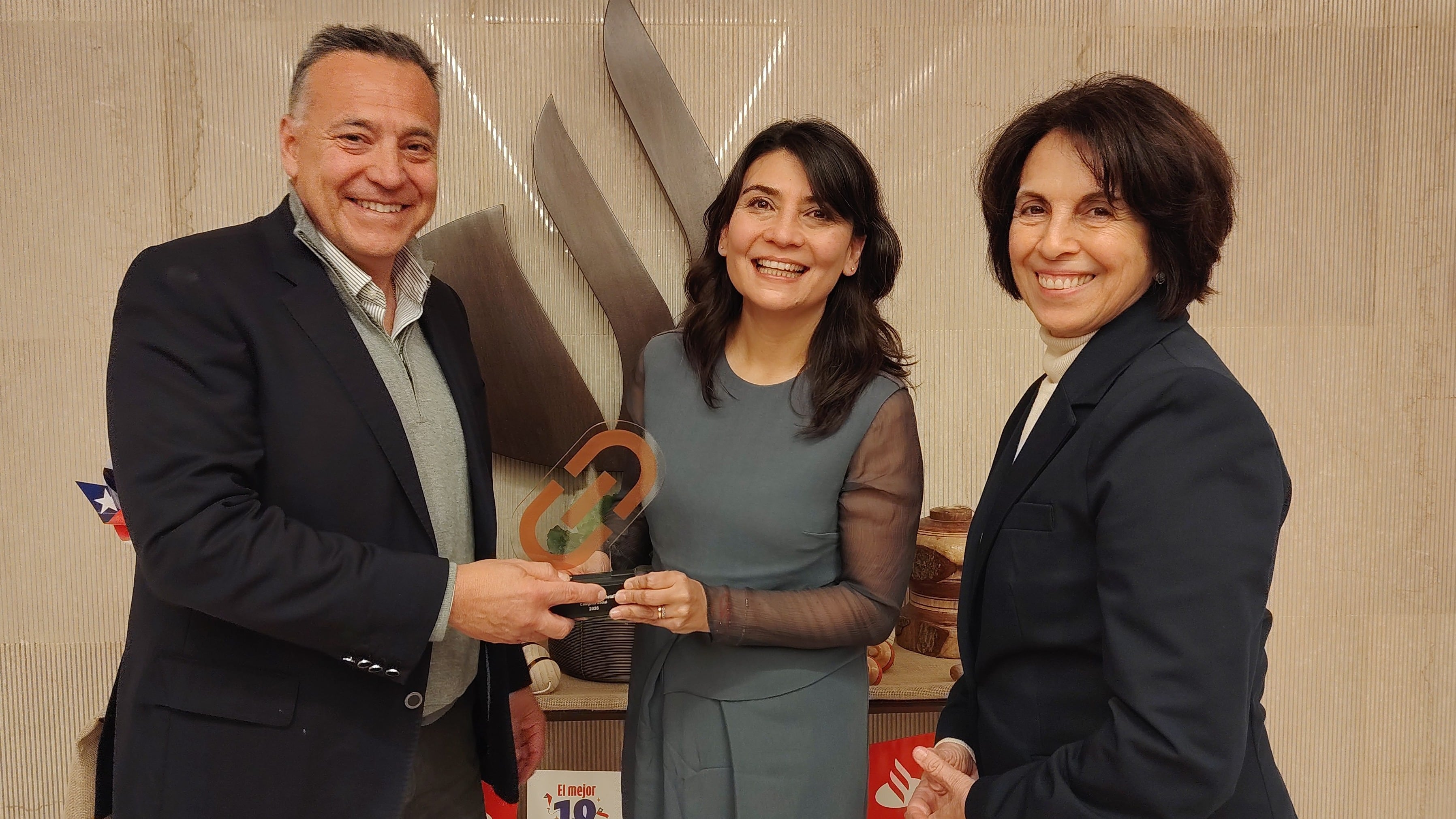 Programa de Intervención Comunitaria UDLA obtiene el Premio Internacional MetaRed S 2026 por su aporte al desarrollo sostenible