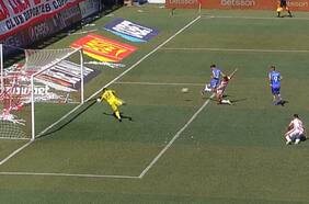 La revancha de Nelson Espinoza, el canterano azul que le amarga la tarde a la U